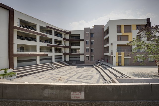 Maharshi Karve Stree Shikshan Samstha's School of Fashion Technology